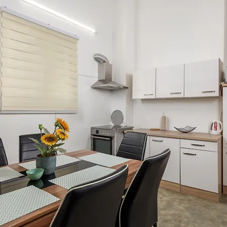 Teatro Luxor Apartament