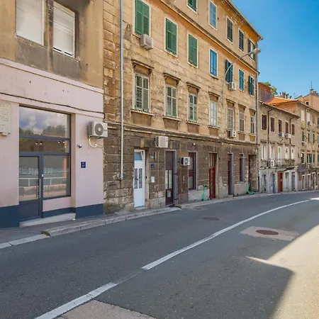 Apartament Teatro Luxor