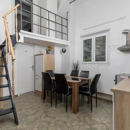 Apartament Teatro Luxor *